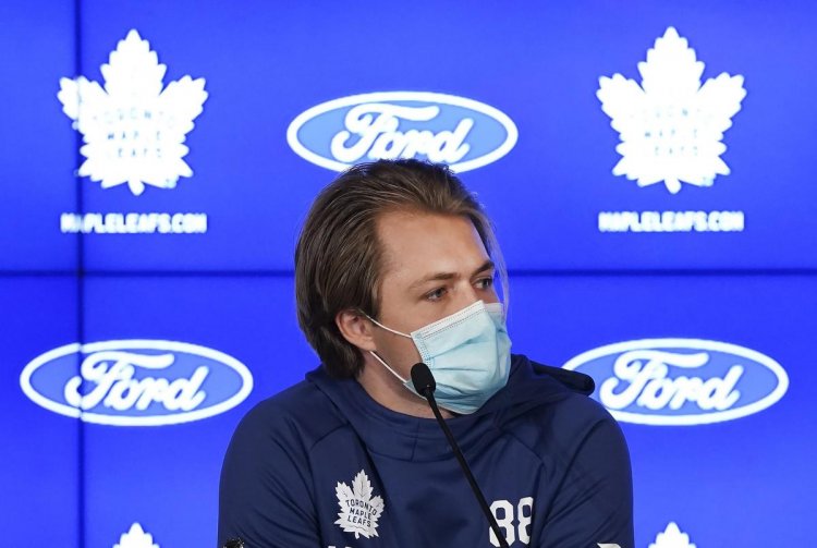 Awaiting full vaccination, William Nylander misses out on Leafs’ Muskoka trip