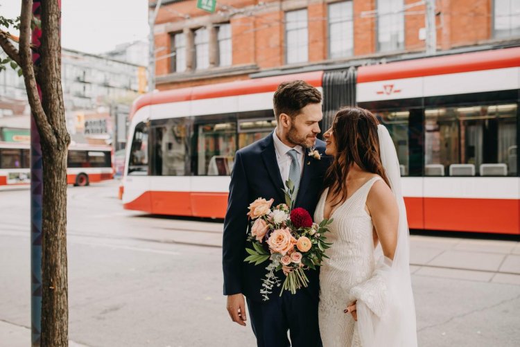 When one Toronto couple got married at the Broadview Hotel, they put their love of theatre centre stage