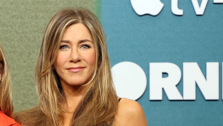Jennifer Aniston’s Facialist Loves and Recommends This ‘Elastic Skin’ Cream