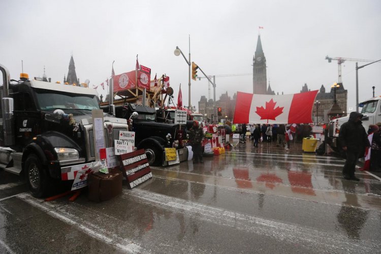 Stronger police presence in Ottawa as officers prepare to end trucker protest