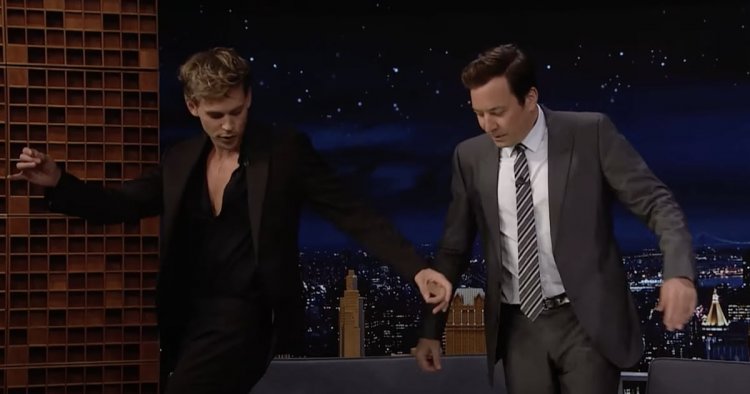 Austin Butler Shows Off His Elvis Presley Impersonations on "The Tonight Show"