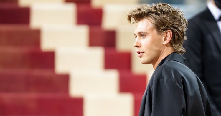 Austin Butler Addresses His Tendency to Slip Into Elvis's Accent