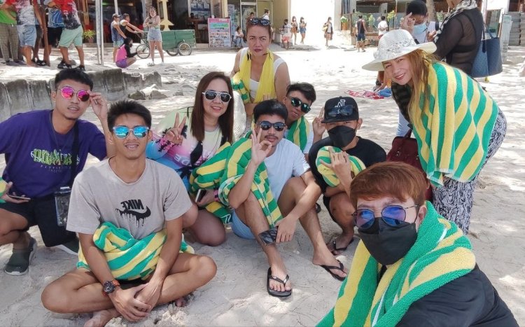 Our Boracay Family Trip: Sunburns, Sibling Roasts & Sandcastle Showdowns